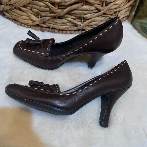 Heels - Picture 2 of 4